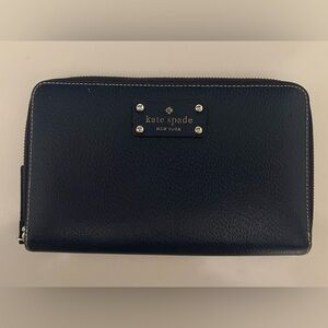 KATE SPADE wallet/ clutch/ leather full zip. Navy